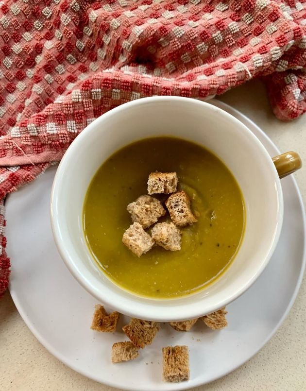 מרק אפונה מפנק וקליל